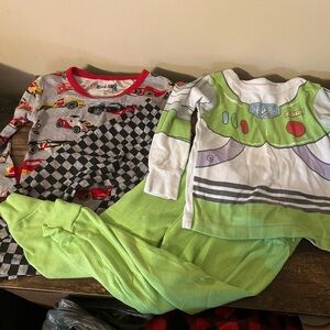 3 pajama sets & 2 long sleeve shirts lot 2t